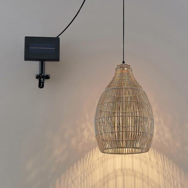 Lindby Amelika LED-Solar-Pendellampe, Rattanoptik – Bild 3